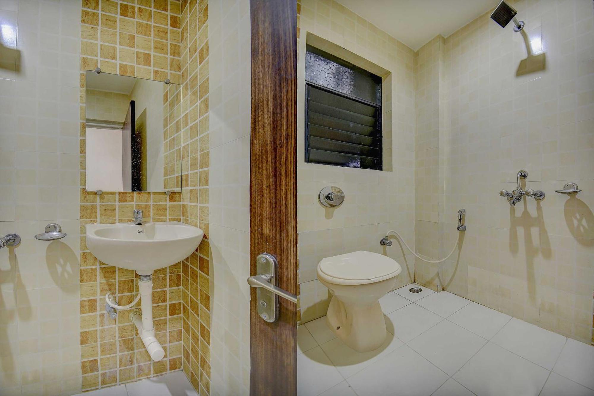 Hotel O Plus Corporate One Khapa  Bagian luar foto
