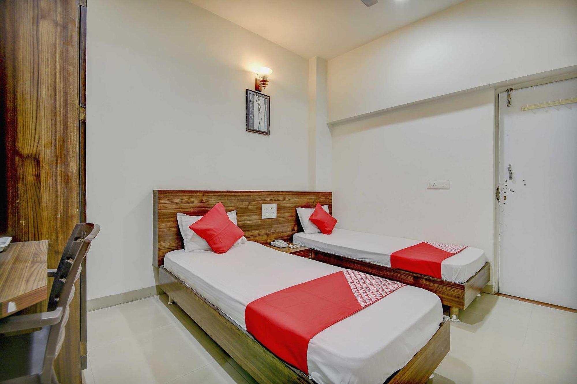 Hotel O Plus Corporate One Khapa  Bagian luar foto