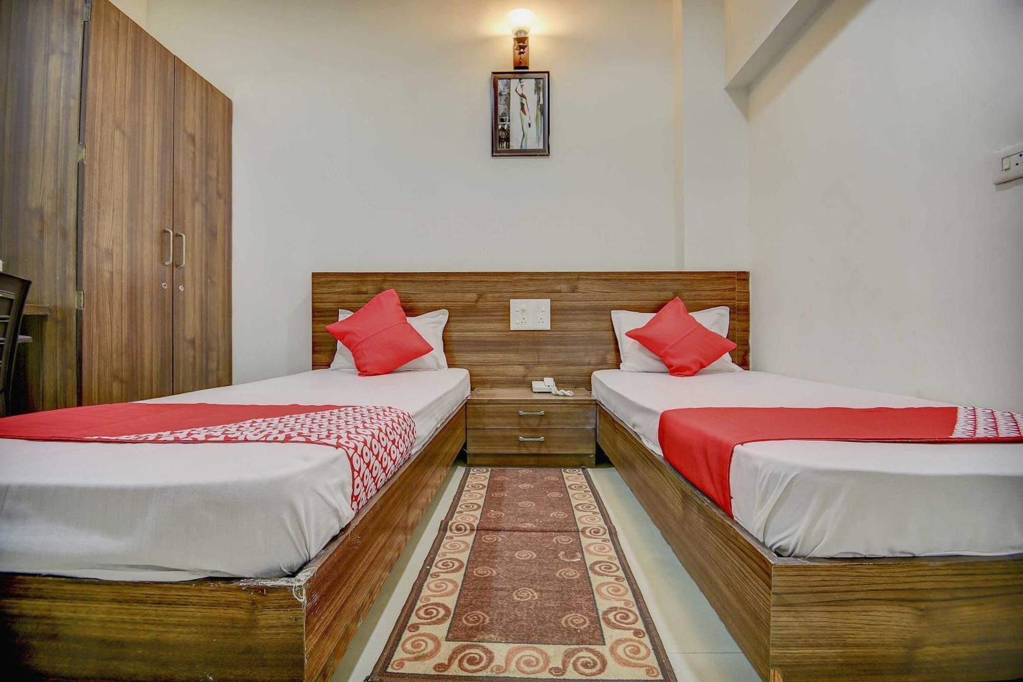 Hotel O Plus Corporate One Khapa  Bagian luar foto