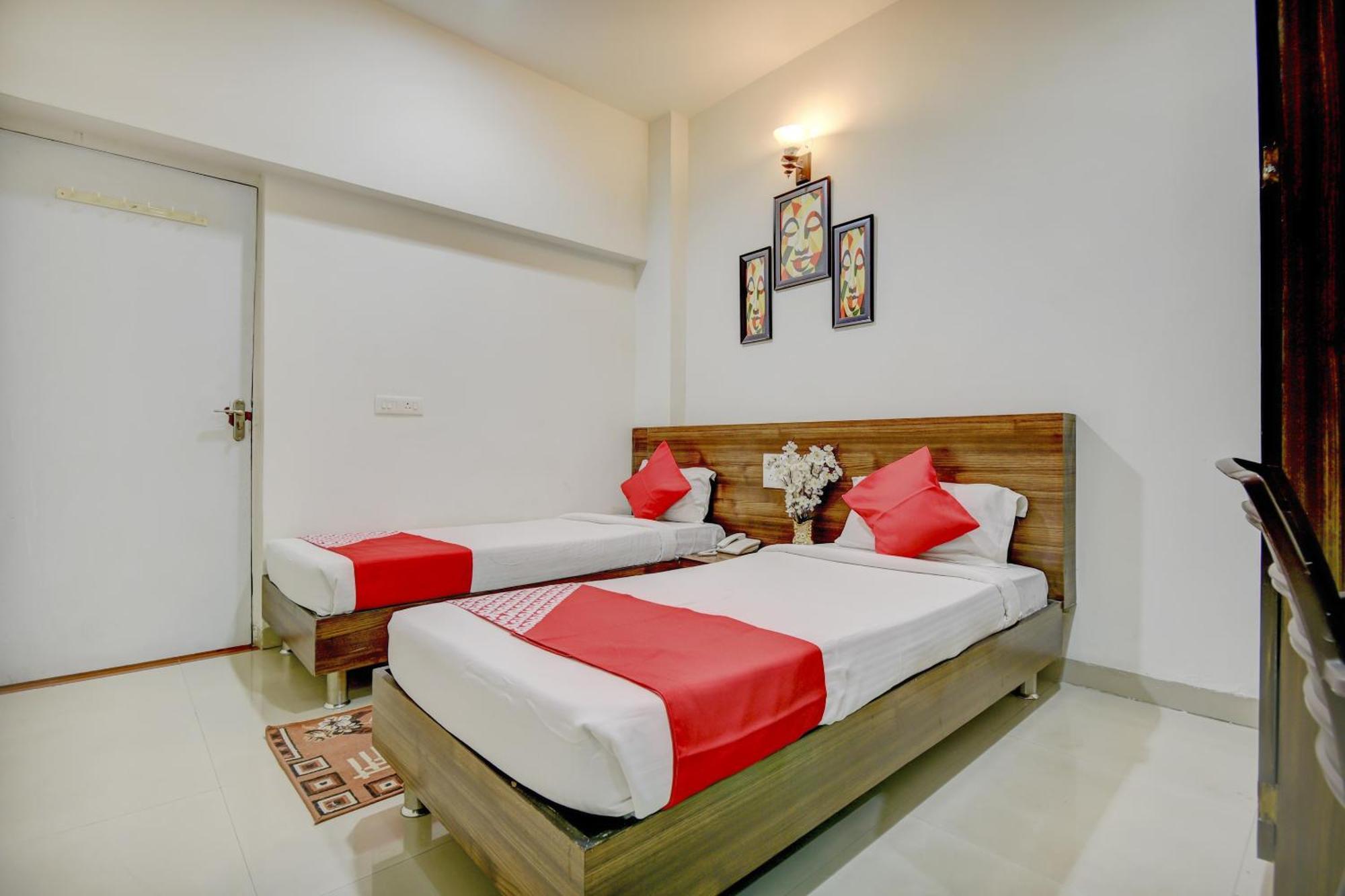 Hotel O Plus Corporate One Khapa  Bagian luar foto