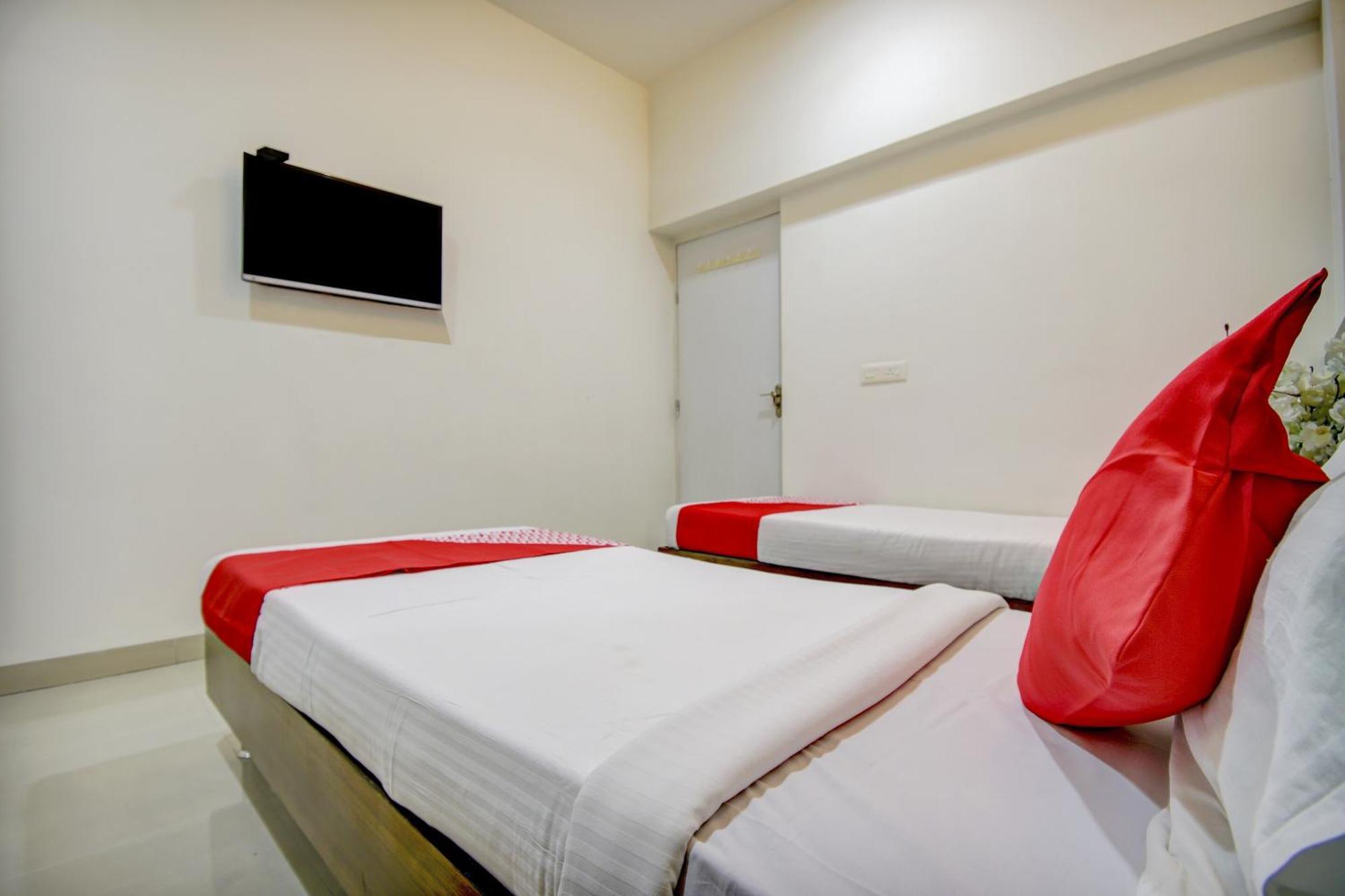 Hotel O Plus Corporate One Khapa  Bagian luar foto