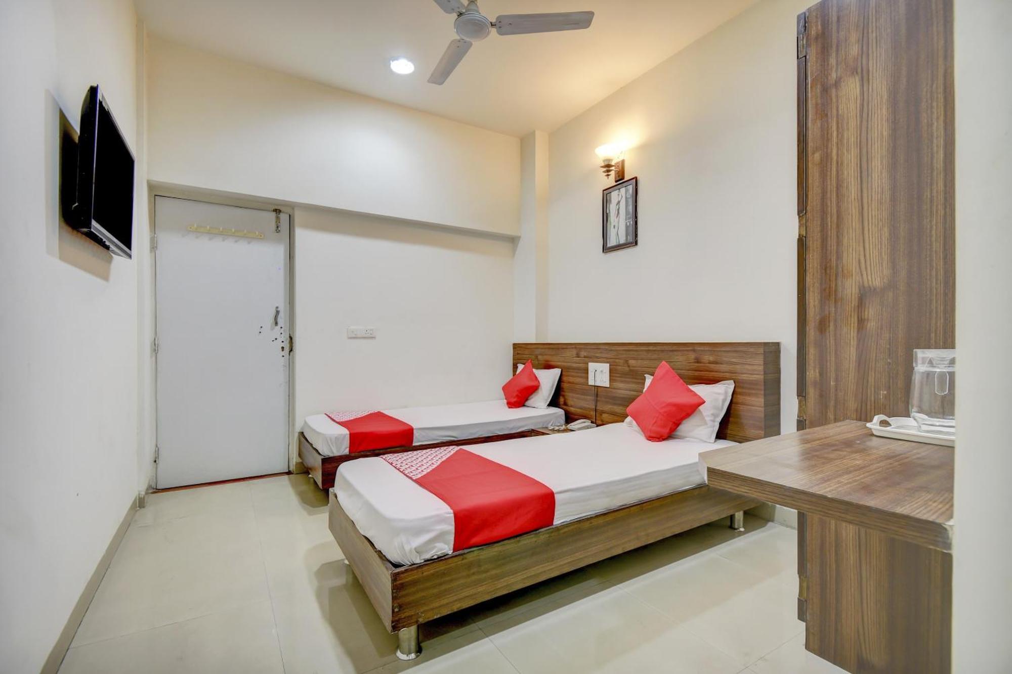 Hotel O Plus Corporate One Khapa  Bagian luar foto