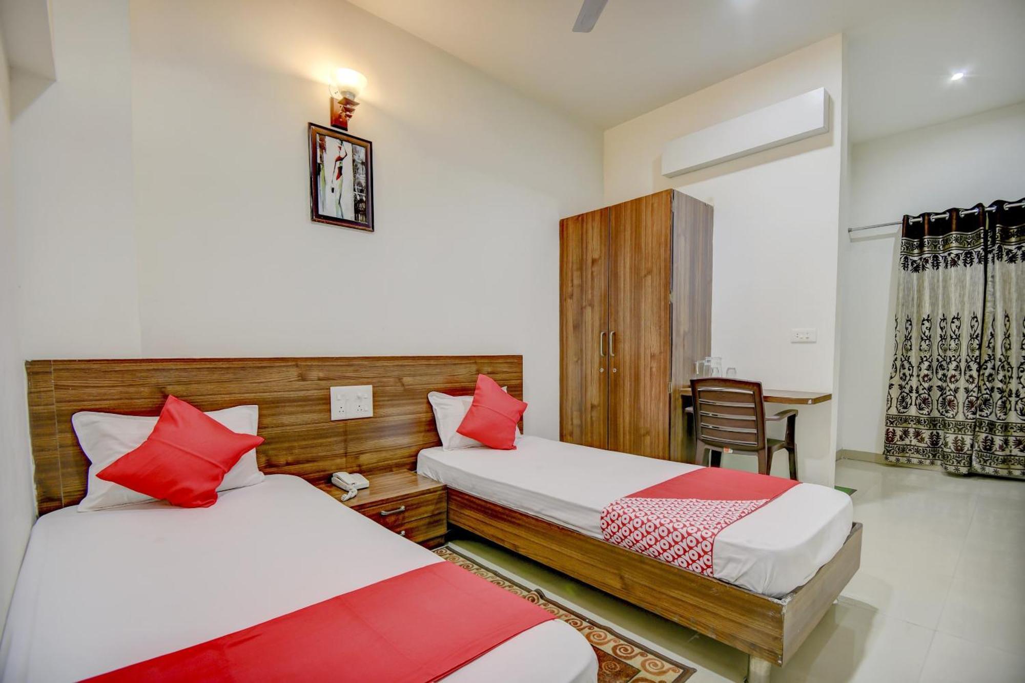 Hotel O Plus Corporate One Khapa  Bagian luar foto