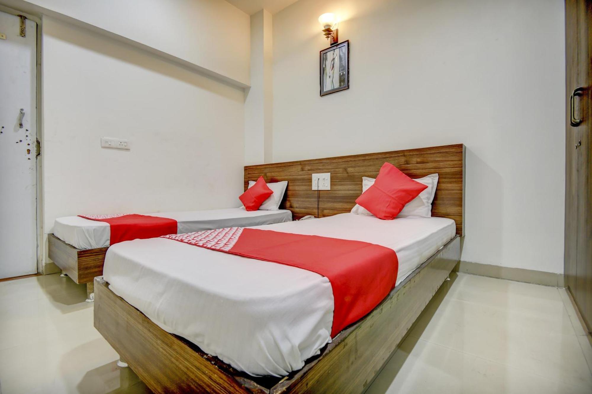 Hotel O Plus Corporate One Khapa  Bagian luar foto