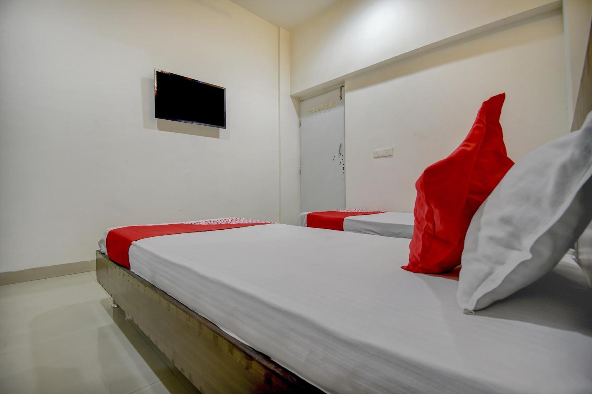 Hotel O Plus Corporate One Khapa  Bagian luar foto