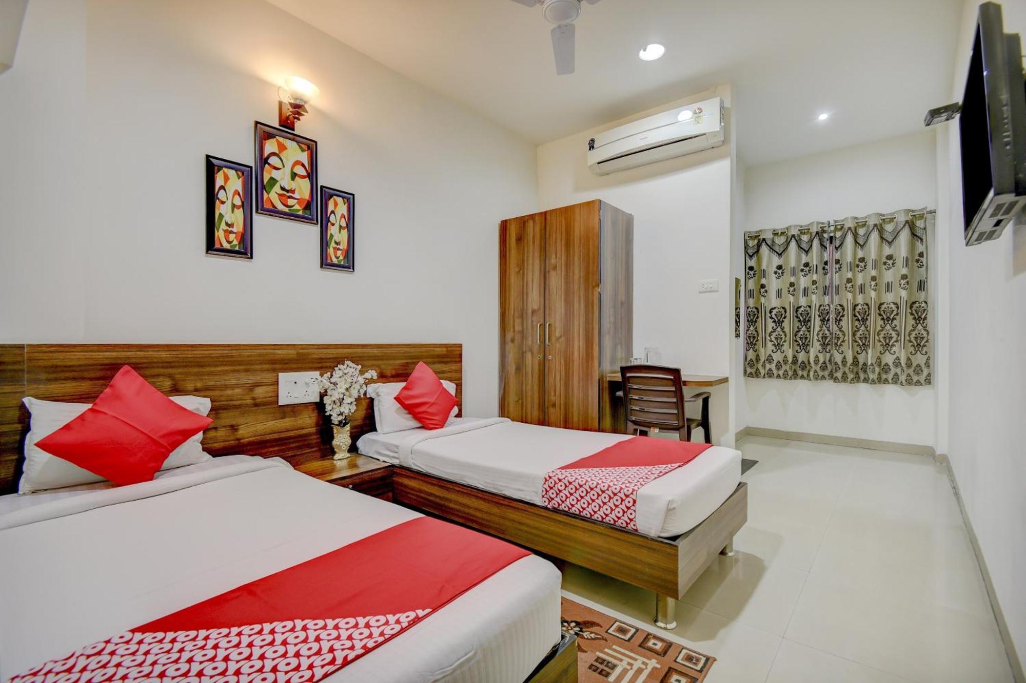 Hotel O Plus Corporate One Khapa  Bagian luar foto