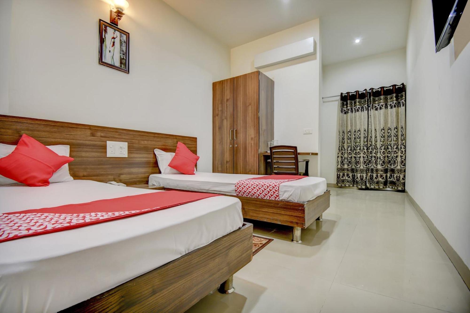 Hotel O Plus Corporate One Khapa  Bagian luar foto